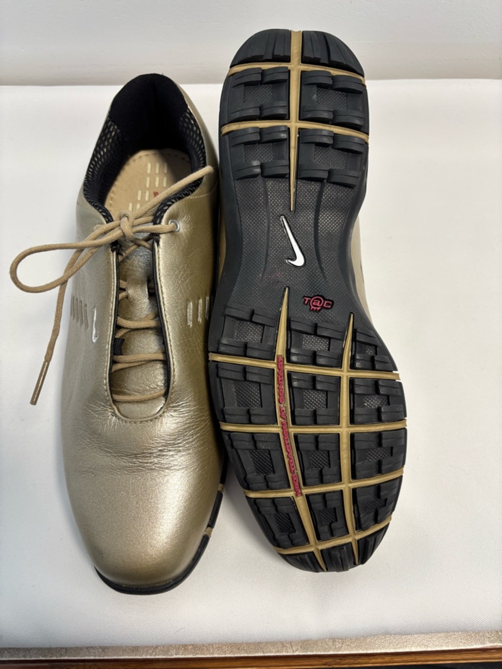 Women’s Nike Air Tac Leather Golf Shoes -
Size 9
